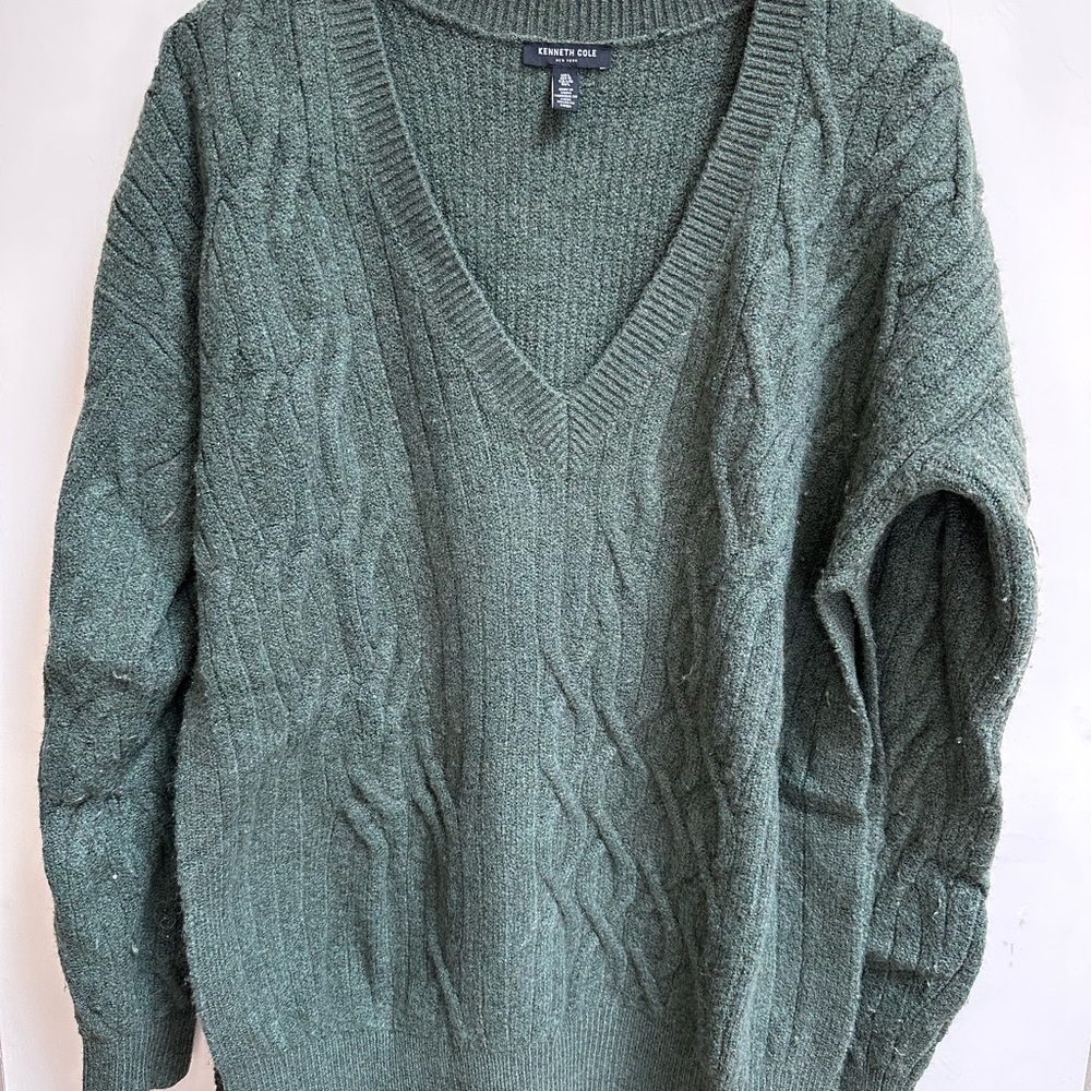 Kenneth Cole New York V-Neck Green Sweater with Cable Knit